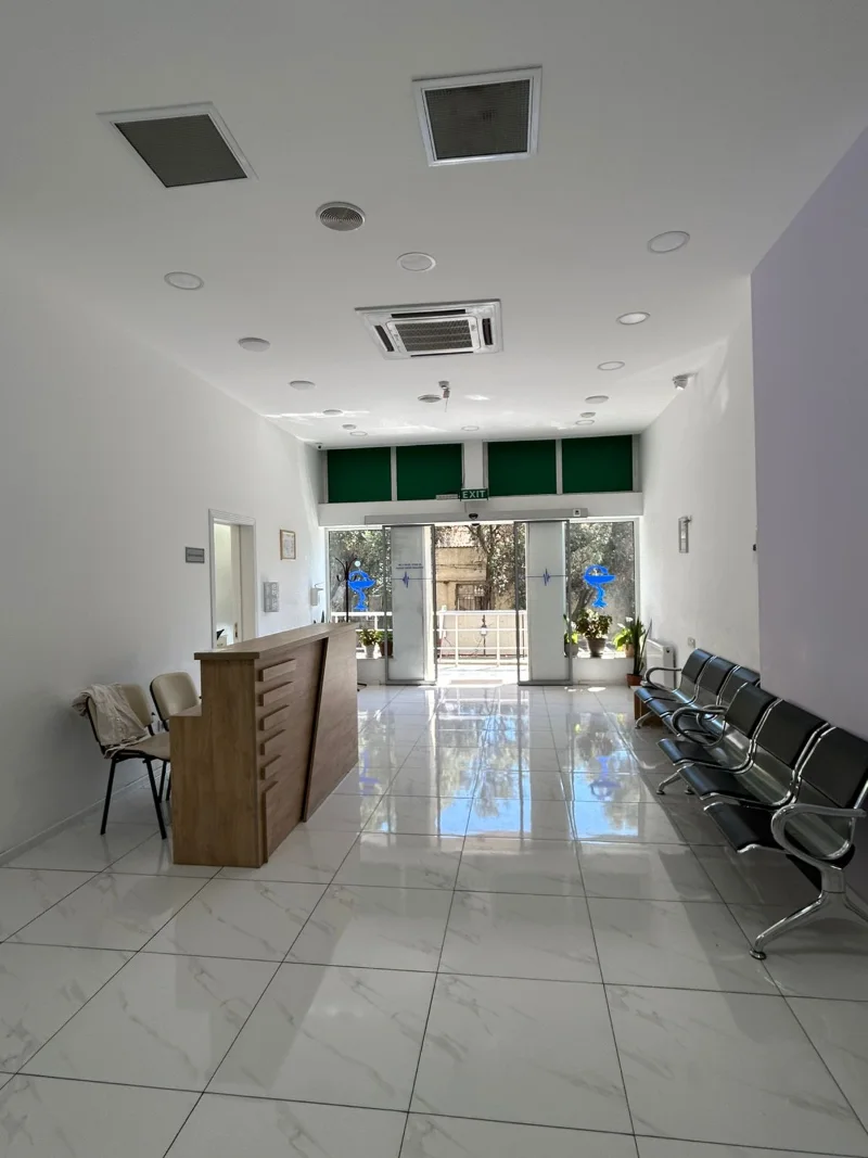Qeydiyyat masası və gözləmə zalı
